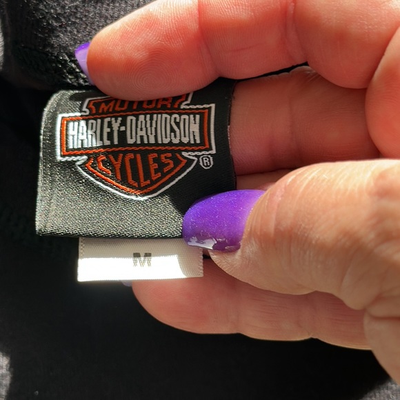 Harley Davidson, sz M womens BLACK long sleeve tee shirt, graphics on front/arms - Picture 6 of 8